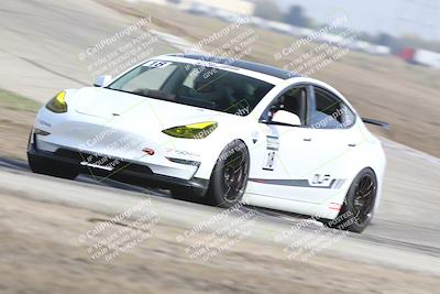 media/Oct-19-2025-Speed Ventures (Sun) [[a6e7fe67be]]/TC B/Session 2 (Outside Grapevine)/